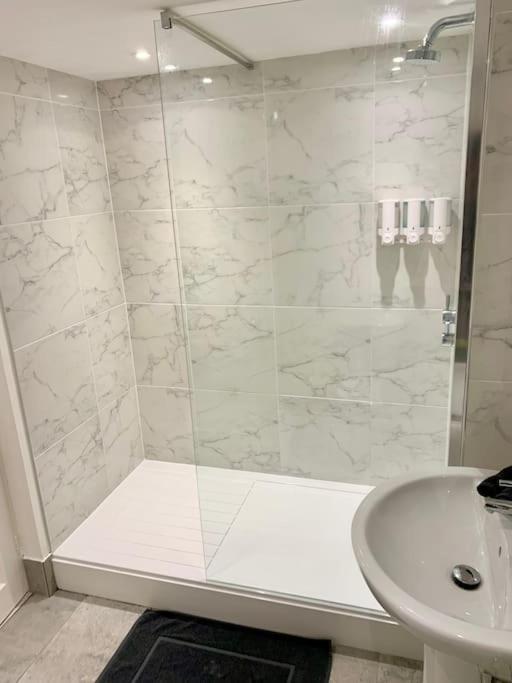 Modern, Period Property With Parking - Located Near Uni, Hospital & Town Centre Ρίντινγκ Εξωτερικό φωτογραφία